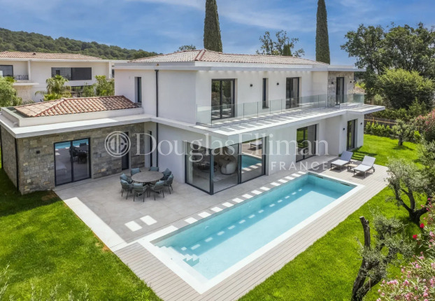 Maison 6 pièces 384 m² · à Mougins · 384 m² · 2 690 000 €