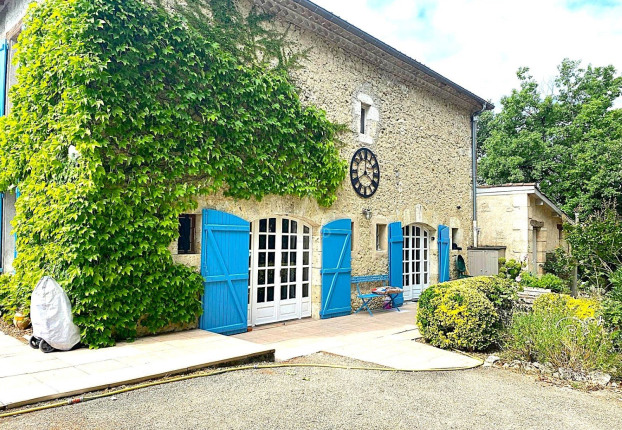Maison 8 pièces 240 m² · à Maubec · 240 m² · 578 000 €