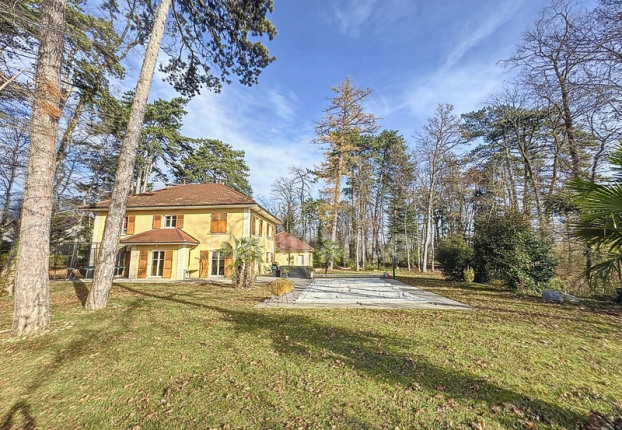 Maison 8 pièces 240 m² · à Gex · 240 m² · 1 295 000 €
