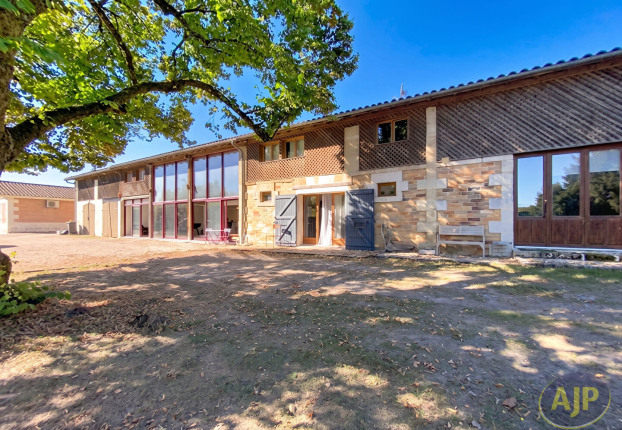 Maison 8 pièces 325 m² · à Moulis-en-Médoc · 325 m² · 785 000 €