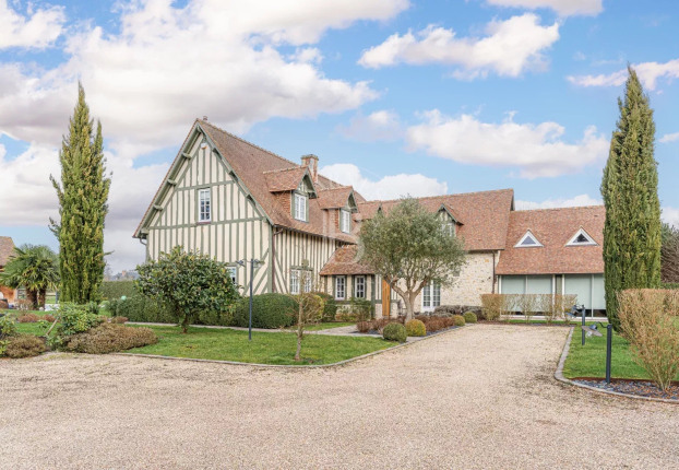 Maison 9 pièces 280 m² · à Saint-Étienne-la-Thillaye · 280 m² · 1 990 000 €