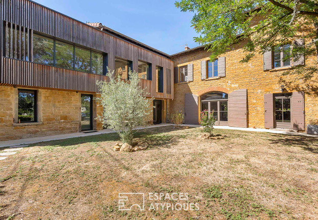 Maison 11 pièces 380 m² · à Chasselay · 380 m² · 1 090 000 €