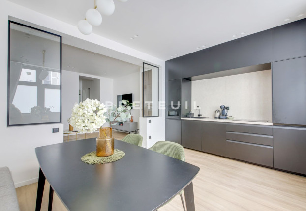 Appartement 3 pièces 66 m² · à La Fourche-Guy Môquet, Paris 17ème · 65,9 m² · 940 000 €