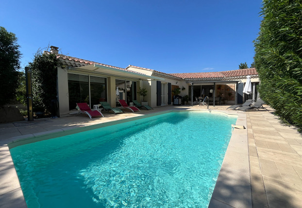 Maison 6 pièces 160 m² · à Eyragues · 160 m² · 699 000 €