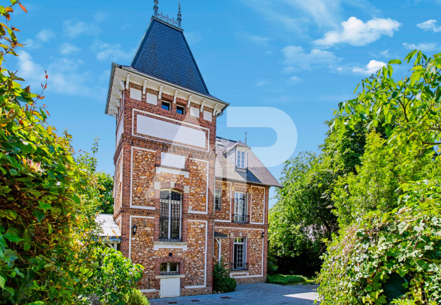 Maison 10 pièces 240 m² · à Sèvres · 240 m² · 1 980 000 €