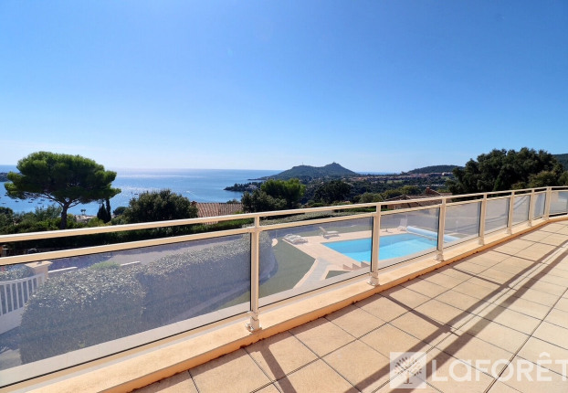 Maison 6 pièces 240 m² · à Saint-Raphaël · 240 m² · 2 444 000 €