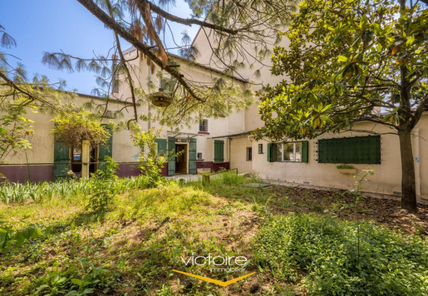 Maison 9 pièces 224 m² · à Montchat, Lyon 3ème · 224 m² · 850 000 €
