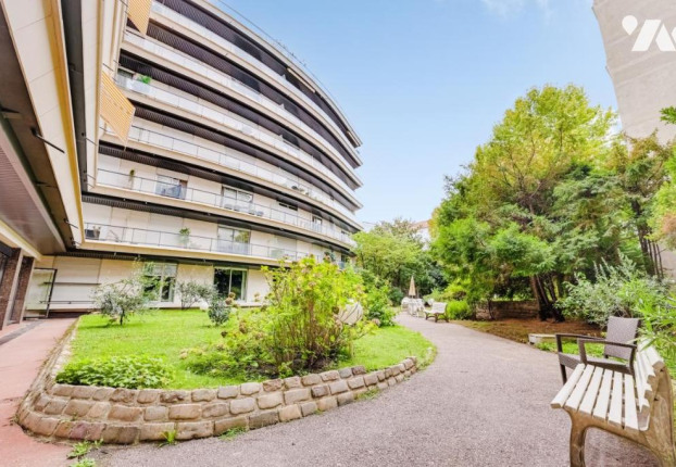 Appartement 4 pièces 105 m² · à Neuilly-sur-Seine · 105 m² · 1 190 000 €