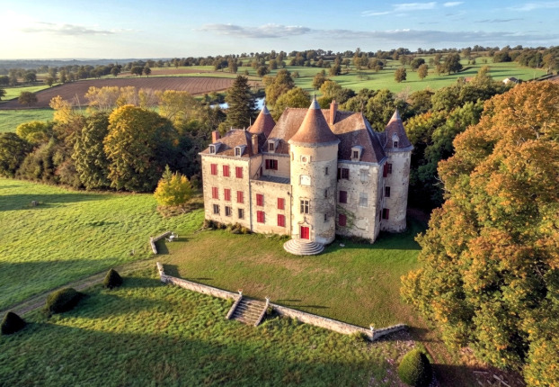 Maison 22 pièces 700 m² · à Montluçon · 700 m² · 1 450 000 €