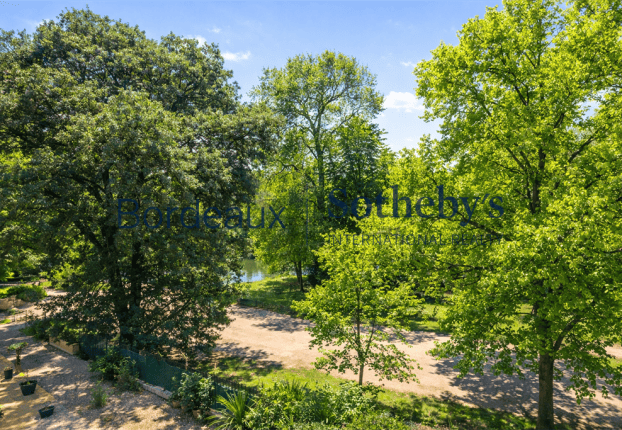Appartement 5 pièces 160 m² · à Bordeaux · 160 m² · 1 392 000 €