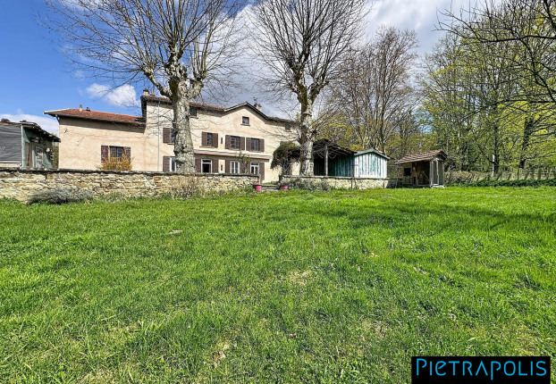 Maison 7 pièces 320 m² · à Saint-Genis-Laval · 320 m² · 495 000 €