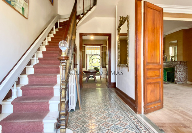 Maison 6 pièces 225 m² · à Hôtel de Ville-Quinconce-Saint Seurin-Fondaudège, Bordeaux · 225 m² · 840 000 €