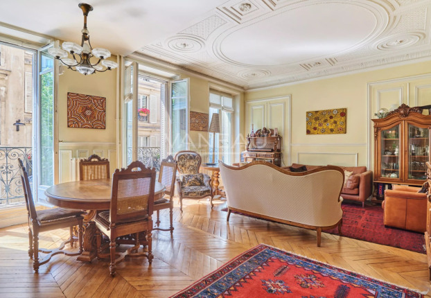 Appartement 5 pièces 88 m² · à Saint Philippe du Roule, Paris 8ème · 88 m² · 1 200 000 €