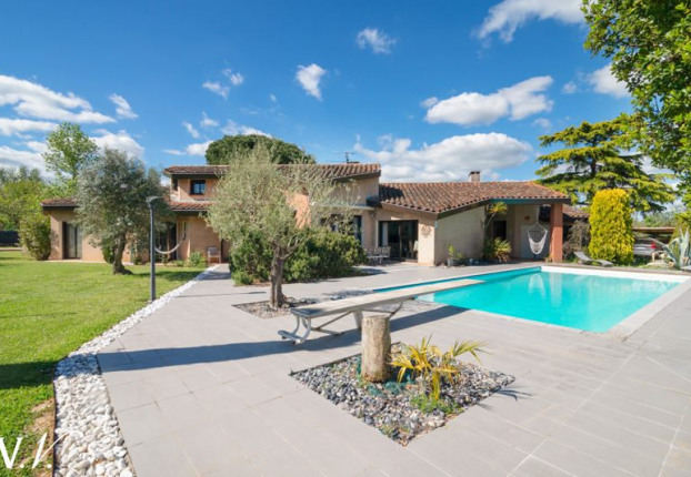 Maison 9 pièces 230 m² · à Saint-Jory · 230 m² · 790 500 €