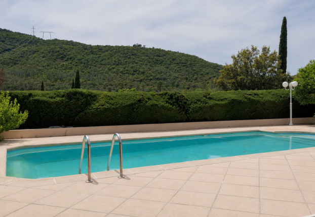 Maison 5 pièces 115 m² · à Bagnols-en-Forêt · 115 m² · 563 000 €