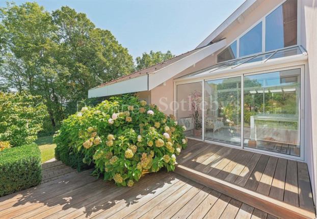 Maison 5 pièces 300 m² · à Échenevex · 300 m² · 1 549 000 €