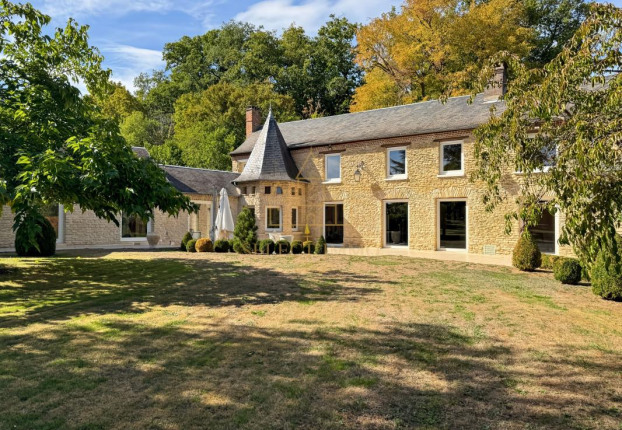 Maison 8 pièces 442 m² · à Évreux · 442 m² · 735 000 €