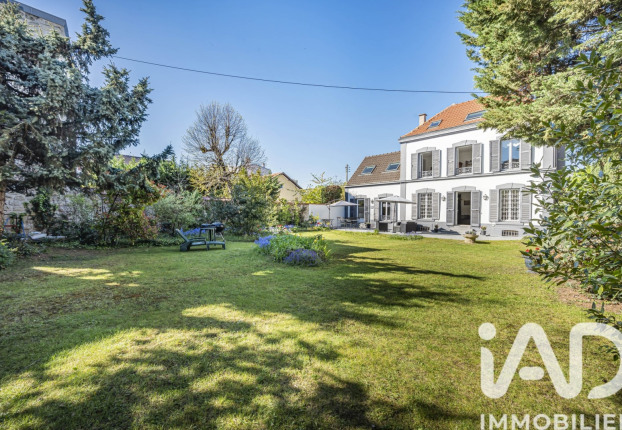 Maison 8 pièces 230 m² · à Bois-Colombes · 230 m² · 2 590 000 €