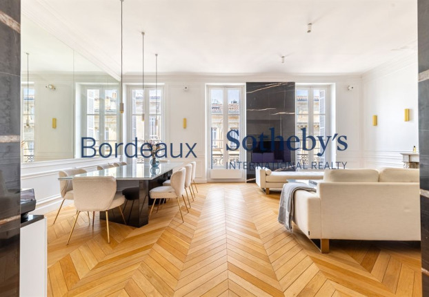 Appartement 3 pièces 107 m² · à Hôtel de Ville-Quinconce-Saint Seurin-Fondaudège, Bordeaux · 107 m² · 890 000 €