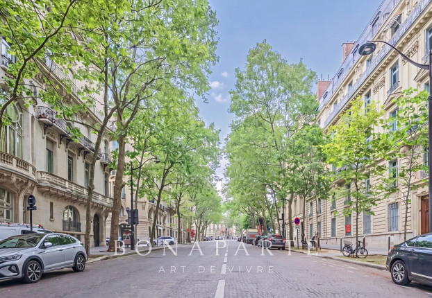Appartement 6 pièces 164 m² · à Parc Monceau, Paris 8ème · 164 m² · 2 080 000 €