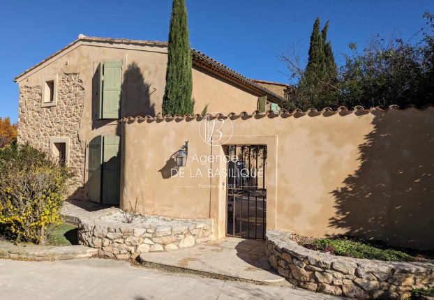 Maison 10 pièces 320 m² · à Ollières · 320 m² · 1 200 000 €
