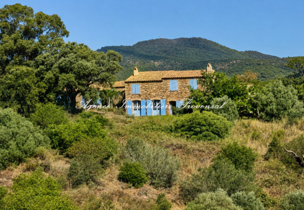 Maison 5 pièces 200 m² · à Ville-les Saquedes-le Bouillonnet, Sainte-Maxime · 200 m² · 1 155 000 €