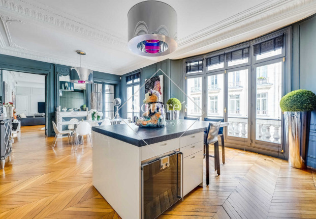 Appartement 5 pièces 200 m² · à Paris 17 · 200 m² · 2 790 000 €