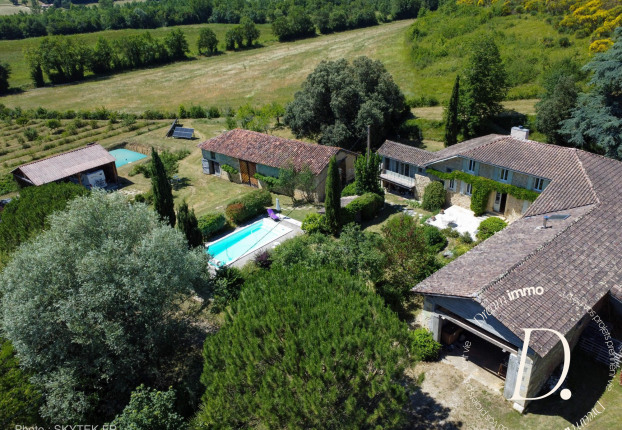 Maison 10 pièces 328 m² · à Vic-Fezensac · 328 m² · 559 900 €