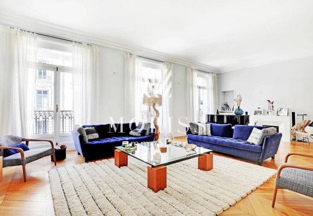 Appartement 7 pièces 240 m² · à Courcelles-Wagram, Paris 17ème · 240 m² · 3 400 000 €