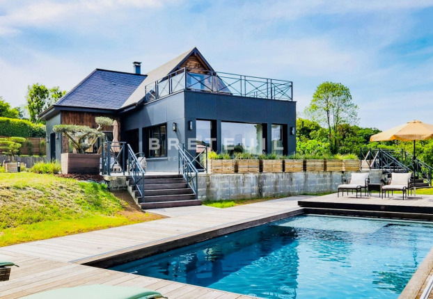 Maison 6 pièces 260 m² · à Pont-l'Évêque · 260 m² · 1 490 000 €