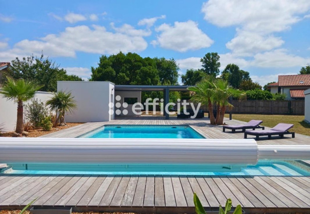 Maison 5 pièces 162 m² · à Magonty, Pessac · 162 m² · 730 000 €