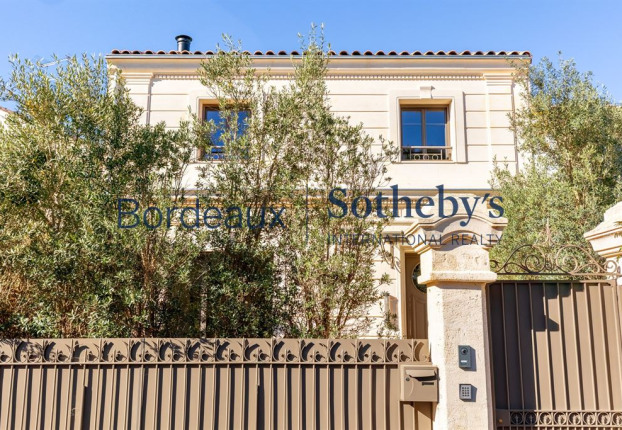 Maison 4 pièces 132 m² · à Bordeaux · 132 m² · 993 000 €