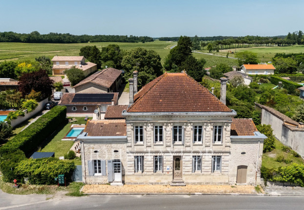 Maison 18 pièces 688 m² · à Bordeaux · 688 m² · 1 499 000 €