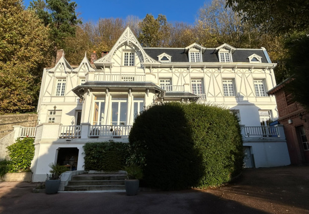 Maison 10 pièces 244 m² · à Montivilliers · 244 m² · 699 000 €