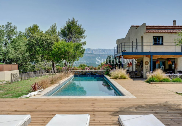 Maison 7 pièces 250 m² · à Aix-en-Provence · 250 m² · 1 590 000 €