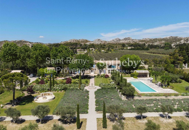 Maison 8 pièces 350 m² · à Maussane-les-Alpilles · 350 m² · 4 950 000 €