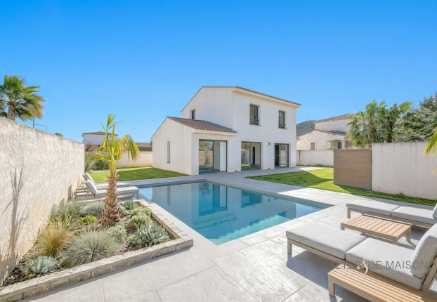 Maison 4 pièces 130 m² · à La Moutonne · 130 m² · 698 000 €