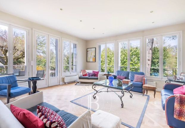 Maison 9 pièces 226 m² · à Saint-Germain-en-Laye · 226 m² · 2 290 000 €