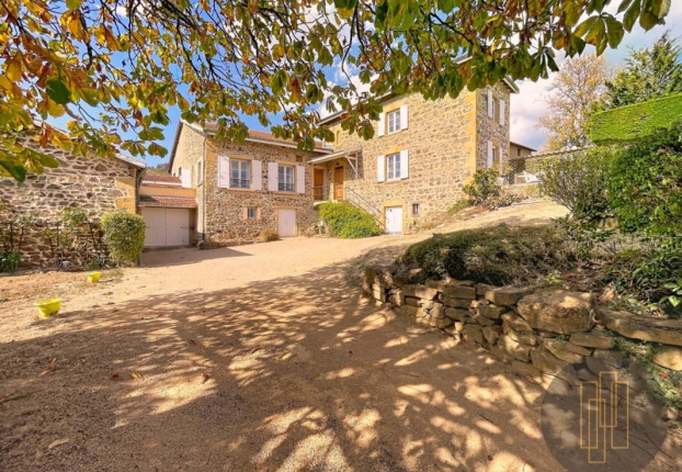 Maison 5 pièces 180 m² · à Saint-Vérand · 180 m² · 599 000 €