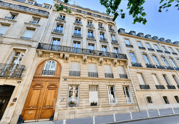 Appartement 5 pièces 139 m² · à Ecole Militaire, Paris 7ème · 139 m² · 3 290 000 €