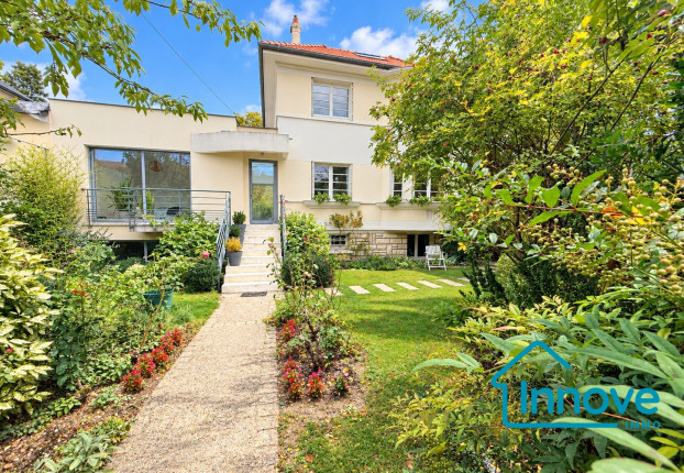 Maison 9 pièces 221 m² · à Versailles · 221 m² · 1 550 000 €