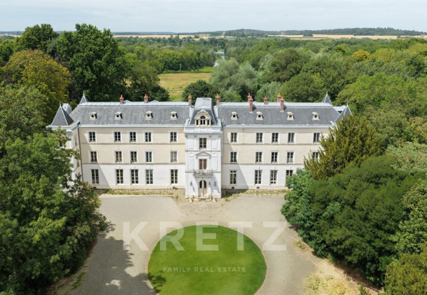 Maison 20 pièces 1200 m² · à Fontenay-le-Vicomte · 1 200 m² · 3 500 000 €