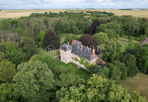 Maison 14 pièces 650 m² · à Étampes · 650 m² · 3 000 000 €