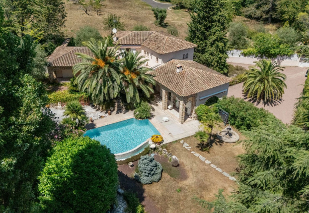 Maison 6 pièces 220 m² · à Village-le Val-Cabrieres, Mougins · 220 m² · 1 780 000 €