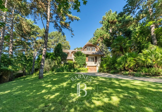 Maison 7 pièces 200 m² · à Gressets-Centre-Garenne-Bechevet, la Celle-Saint-Cloud · 200 m² · 1 400 000 €
