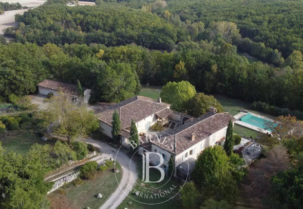 Maison 11 pièces 420 m² · à Cordes-sur-Ciel · 420 m² · 1 290 000 €