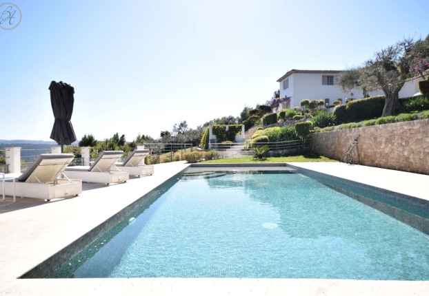 Maison 7 pièces 220 m² · à Grasse · 220 m² · 1 950 000 €