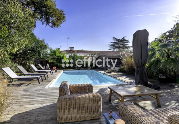 Maison 7 pièces 223 m² · à La Marianne-Sainte Germaine, Bruges · 223 m² · 895 000 €