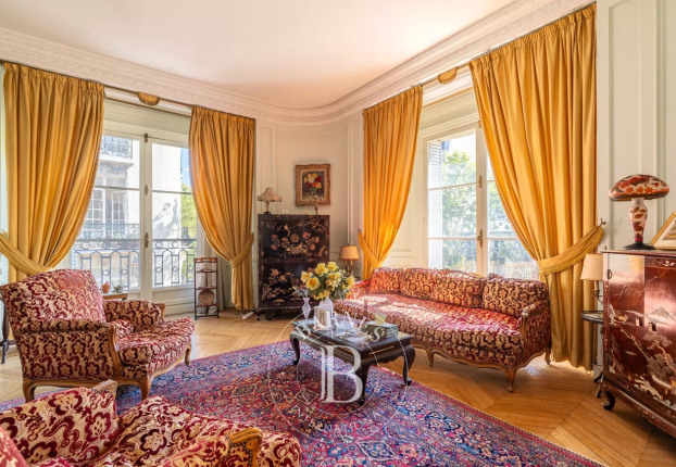 Appartement 12 pièces 271 m² · à Porte Dauphine, Paris 16ème · 270,7 m² · 3 590 000 €