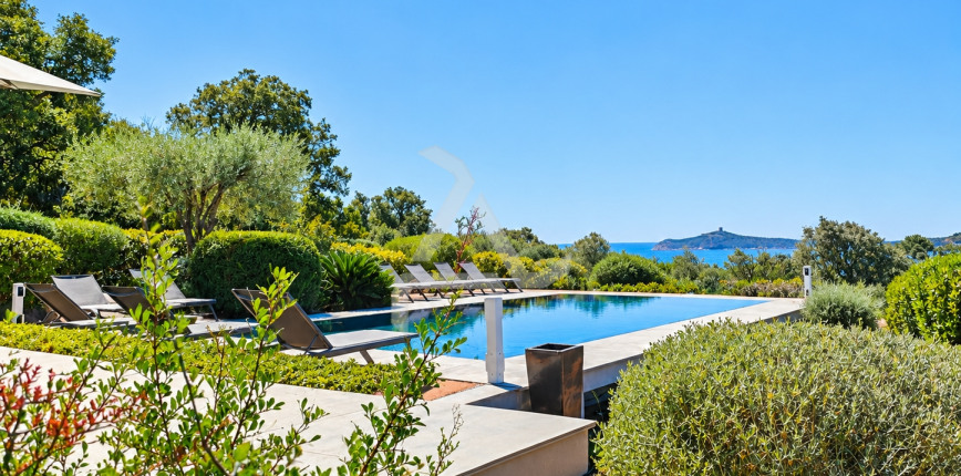 Maison 8 pièces 292 m² · à Zonza · 292 m² · 3 723 500 €